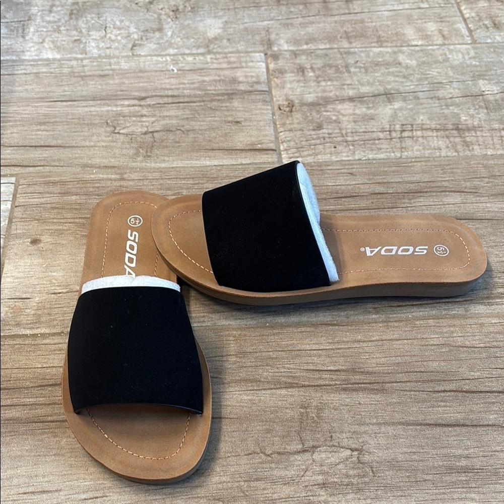 Soda Women's Black Slide Sandals. NWOT. Boutique item